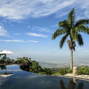 https://strawberry-hill.greaterantilleshotels.net